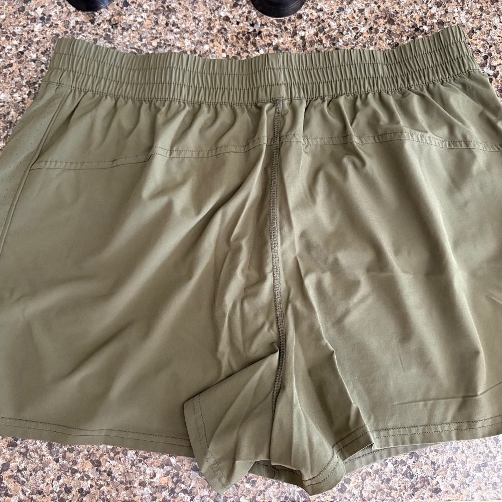 EUC Versona Shorts - Picture 2 of 5